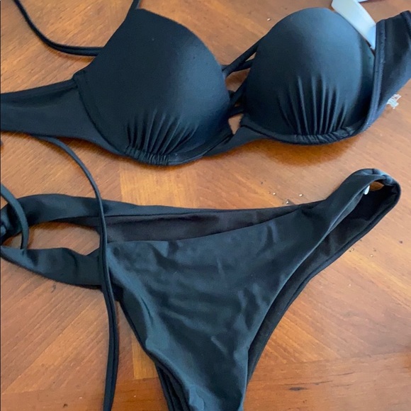 Black and white swimsuit bundle - Picture 3 of 6